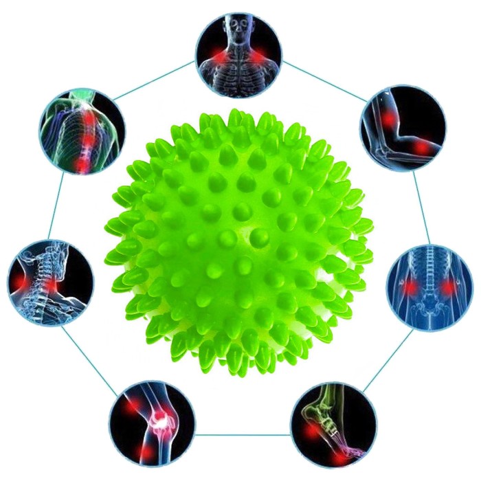 Массажный мячик EasyFit PVC 7.5 см мягкий (надувной) зеленый