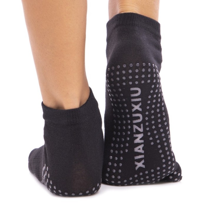 Носки EasyFit антискользящие для занятий йогой, пилатесом, фитнесом и танцами